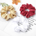 UNIQ Wholesale 2021 Customize Mulbery Silk Hair Tie Hair Accessories Silk Scrunchies For Women